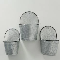 Boltze Pots de fleur Cottage II (3 éléments) - Zinc - Gris 5 Boltze Pots de fleur Cottage II (3 éléments) - Zinc - Gris -Pas Cher Décoration Magasin 1000236648 210202 12514601108 MOOD DETAILS P000000001000236648 mood