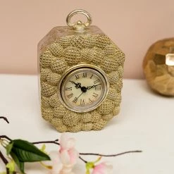 My Flair Horloge Polina - Résine artificielle / Polyrésine - Doré 6 My Flair Horloge Polina - Résine artificielle / Polyrésine - Doré -Pas Cher Décoration Magasin 1000265629 210520 16214300084 MOOD DETAILS P000000001000265629 mood