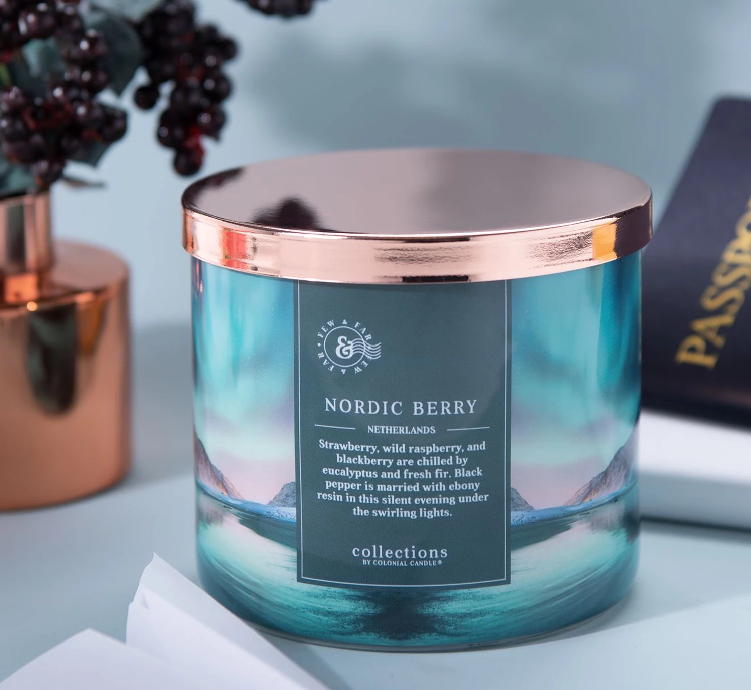 Colonial Candle Bougie parfumée Nordic Berry - Mélange de cire de soja - Bleu - 411 g 3 Colonial Candle Bougie parfumée Nordic Berry - Mélange de cire de soja - Bleu - 411 g – Image 3