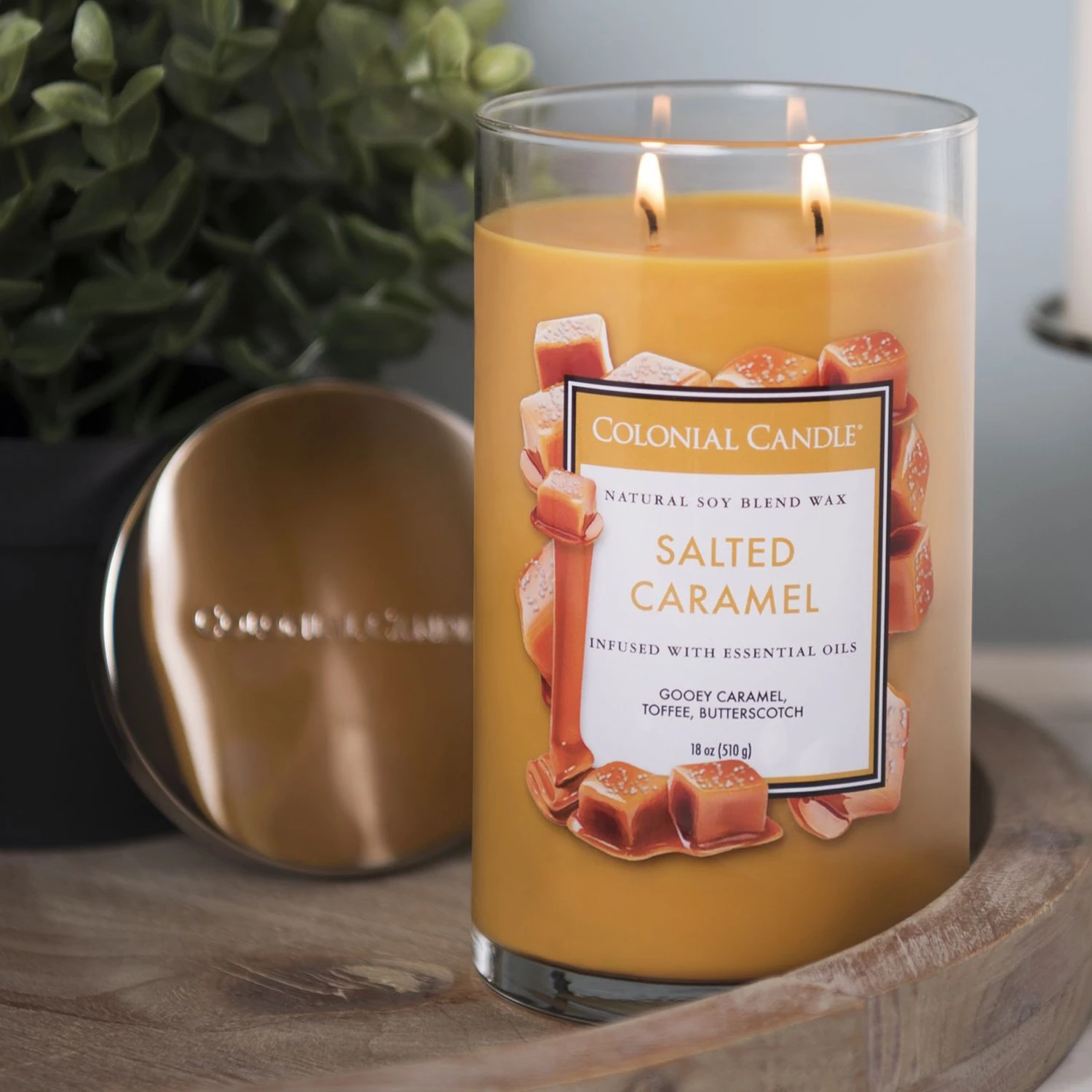 Colonial Candle Bougie parfumée Salted Caramel - Mélange de cire de soja - Orange - 538 g 4 Colonial Candle Bougie parfumée Salted Caramel - Mélange de cire de soja - Orange - 538 g – Image 4