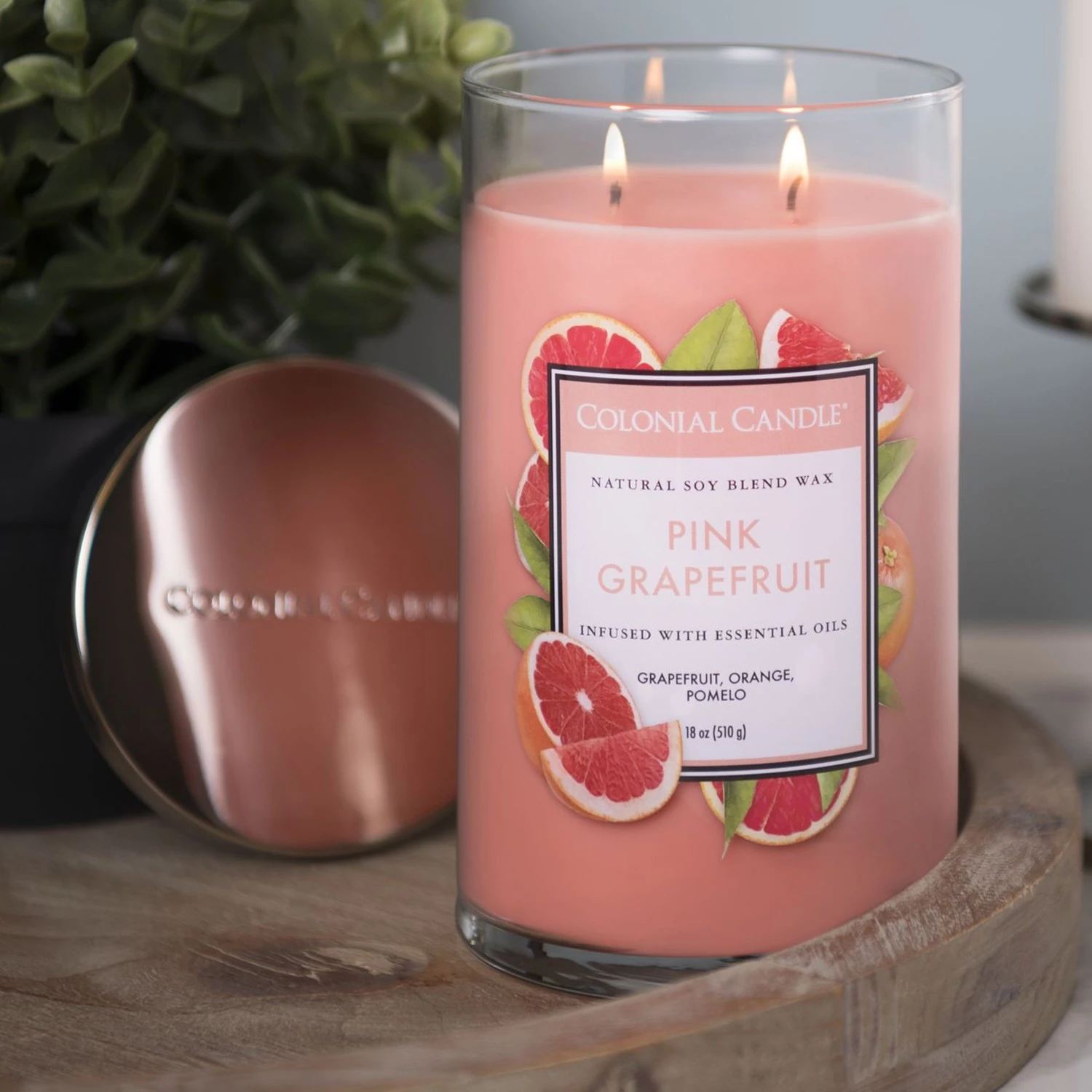 Colonial Candle Bougie parfumée Pinkrapefruit - Mélange de cire de soja - Rose - 538 g 4 Colonial Candle Bougie parfumée Pinkrapefruit - Mélange de cire de soja - Rose - 538 g – Image 4