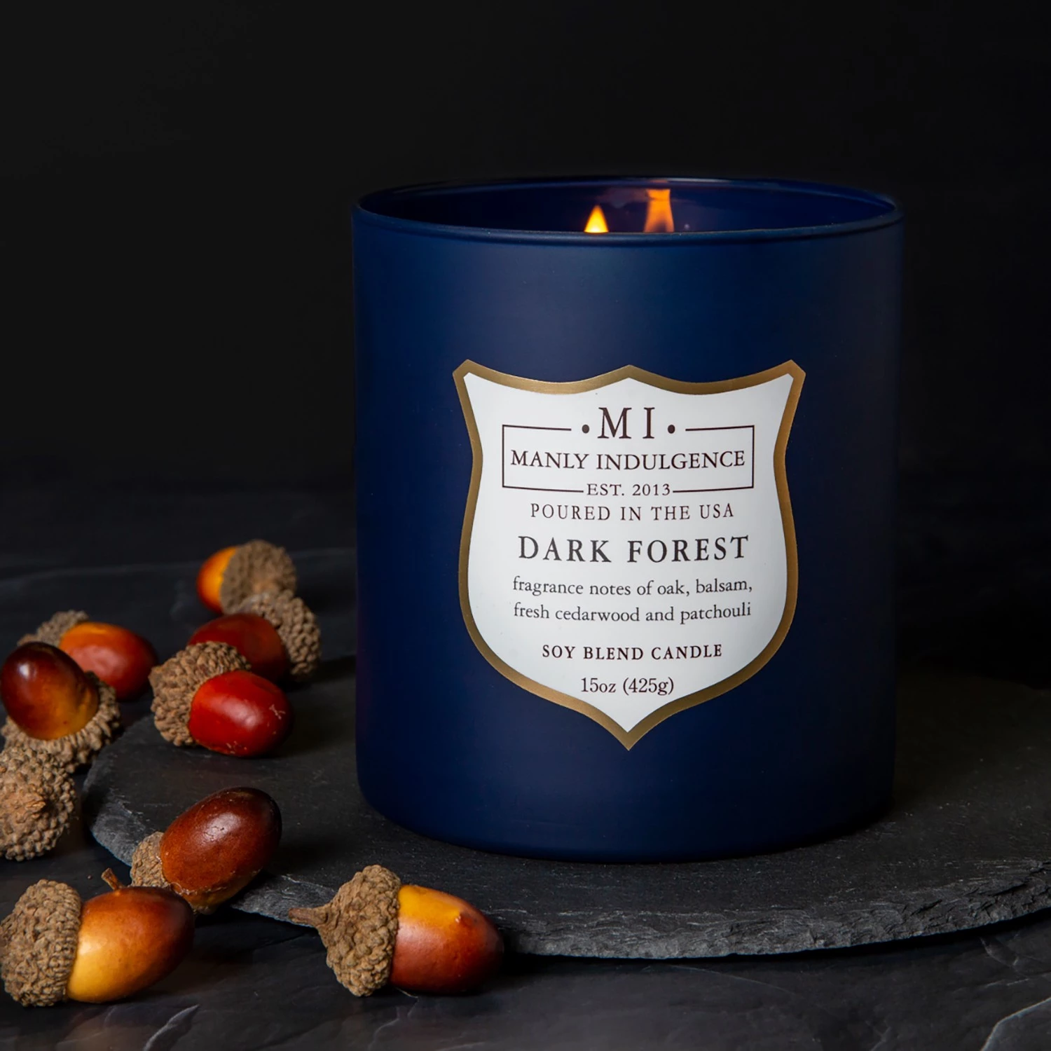 Colonial Candle Bougie parfumée Dark Forest - Mélange de cire de soja - Bleu - 425 g 3 Colonial Candle Bougie parfumée Dark Forest - Mélange de cire de soja - Bleu - 425 g – Image 3