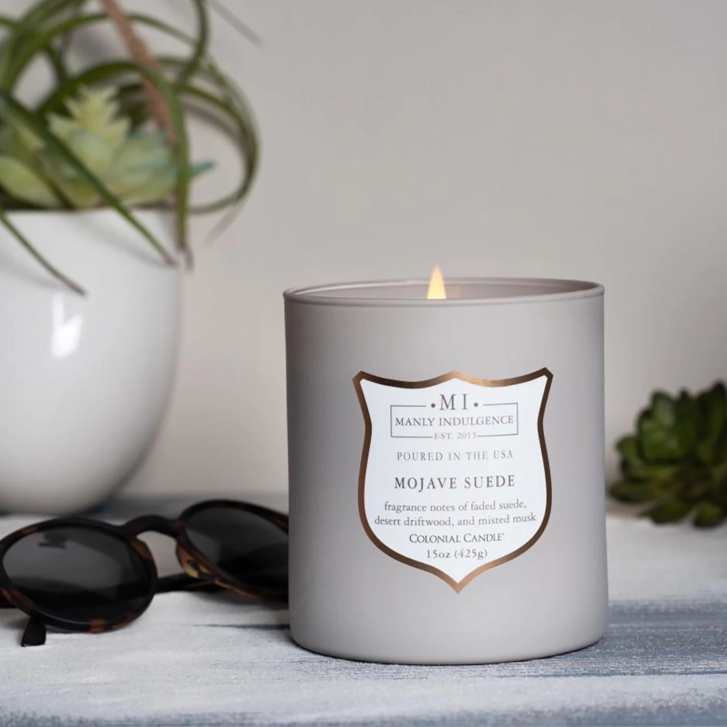 Colonial Candle Bougie parfumée Mojave Suede - Mélange de cire de soja - Blanc - 425 g 4 Colonial Candle Bougie parfumée Mojave Suede - Mélange de cire de soja - Blanc - 425 g – Image 4