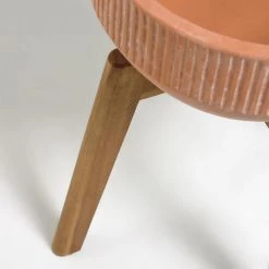 Twentyfour Bac à fleurs Subject - Terre cuite / Acacia - Cuivre 7 Twentyfour Bac à fleurs Subject - Terre cuite / Acacia - Cuivre -Pas Cher Décoration Magasin 1000276234 210625 13522300423 DETAILS P000000001000276234