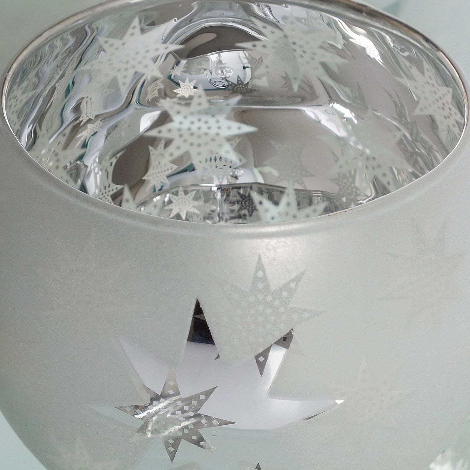 My Flair Bougeoirs Solmas - Verre coloré - Argenté 5 My Flair Bougeoirs Solmas - Verre coloré - Argenté – Image 5