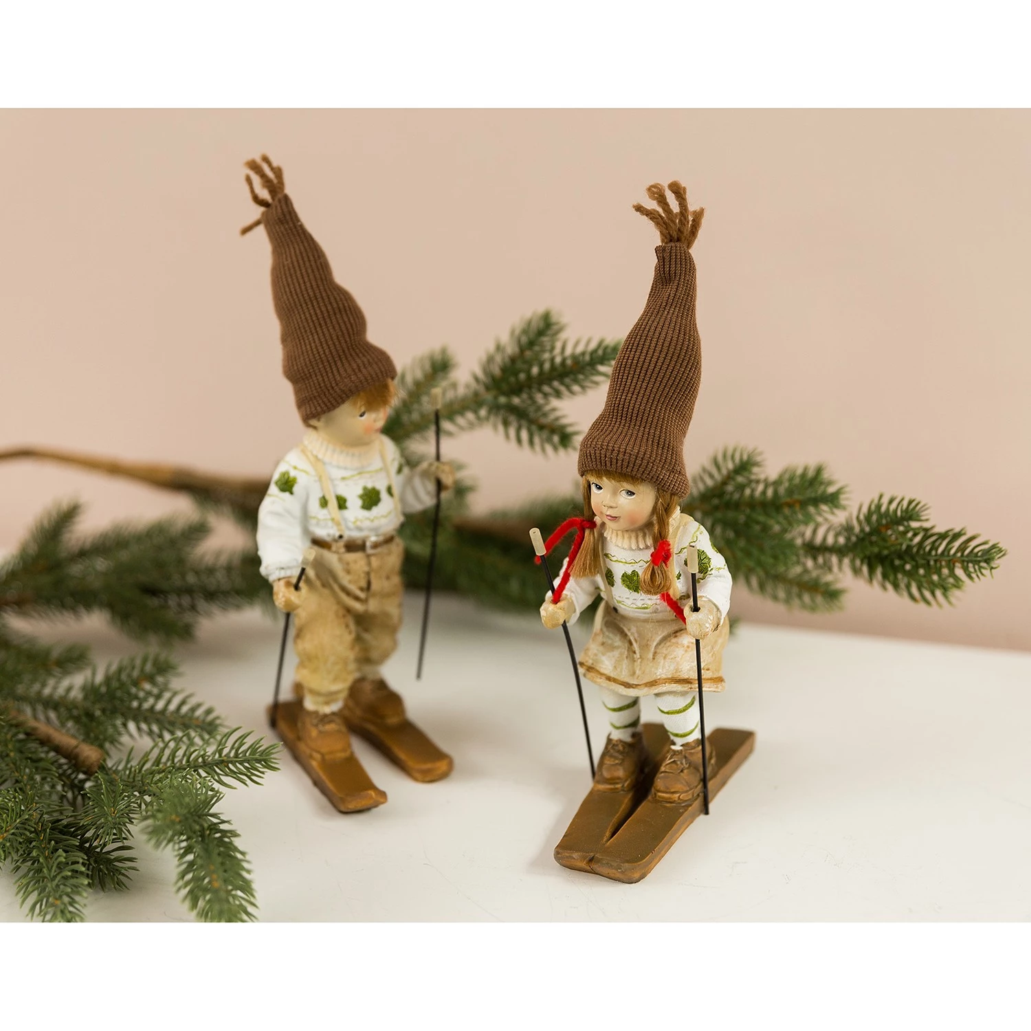 My Flair Déco de Noël Enfants à ski (2 éléments) - Polyrésine / Polyester PVC - Beige 3 My Flair Déco de Noël Enfants à ski (2 éléments) - Polyrésine / Polyester PVC - Beige – Image 3