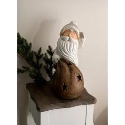 My Flair Figurine LED Père Noël III - Polyrésine - Multicolore 7 My Flair Figurine LED Père Noël III - Polyrésine - Multicolore -Pas Cher Décoration Magasin 1000294768 210930 13571300252 MOOD DETAILS P000000001000294768 mood