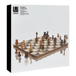 Umbra Jeu d’échec Wobble - Zinc - Noyer - 37,795 cm x 11,43 cm x 37,795 cm 33 Umbra Jeu d’échec Wobble - Zinc - Noyer - 37,795 cm x 11,43 cm x 37,795 cm -Pas Cher Décoration Magasin 1000317002 220112 13103500248 DETAILS P000000001000317002