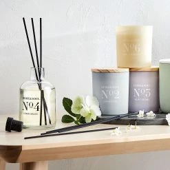 Butlers Bougie parfumée Vanilla HOME& SOUL - Pin certifié FSC® / Cire de soja / Paraffine / Verre - Crème -Pas Cher Décoration Magasin 1000338586 220310 021 MOOD DETAILS P000000001000338586 mood