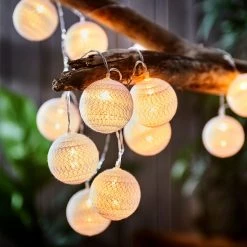 Butlers Guirlande lumineuse LES PETITES BELLE - Cuivre / Jute - Rosé 9 Butlers Guirlande lumineuse LES PETITES BELLE - Cuivre / Jute - Rosé -Pas Cher Décoration Magasin 1000365675 220728 022 MOOD DETAILS P000000001000365675 mood